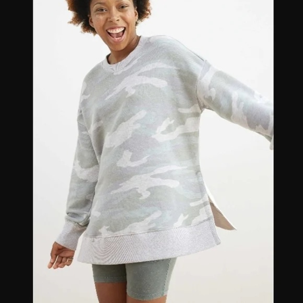Aerie Oversized Desert Sweatshirt - Camo Green - Medium - Tunic Side Slit